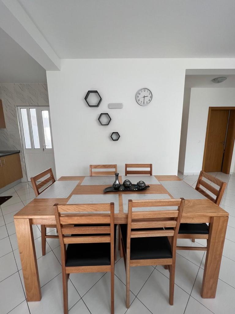 Pimontapartments Espargos Buitenkant foto